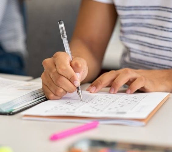 DELF/DALF (3 ساعات / يوم)